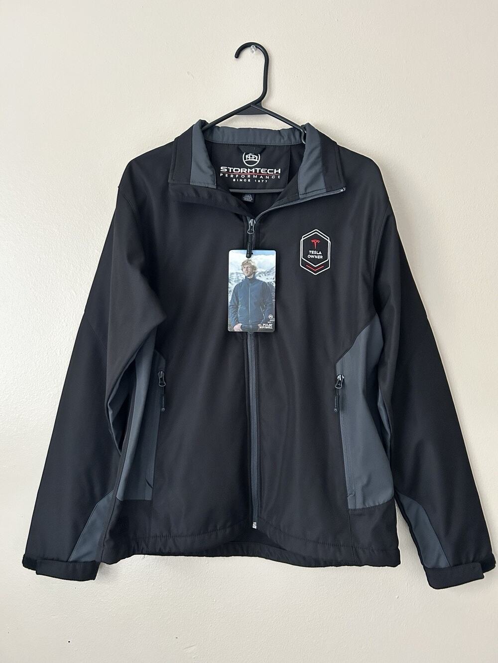 NWT Tesla Owner Stormtech Pulse Softshell Jacket Mens Medium Black Embroidered